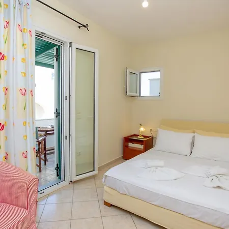Irida Apartment *